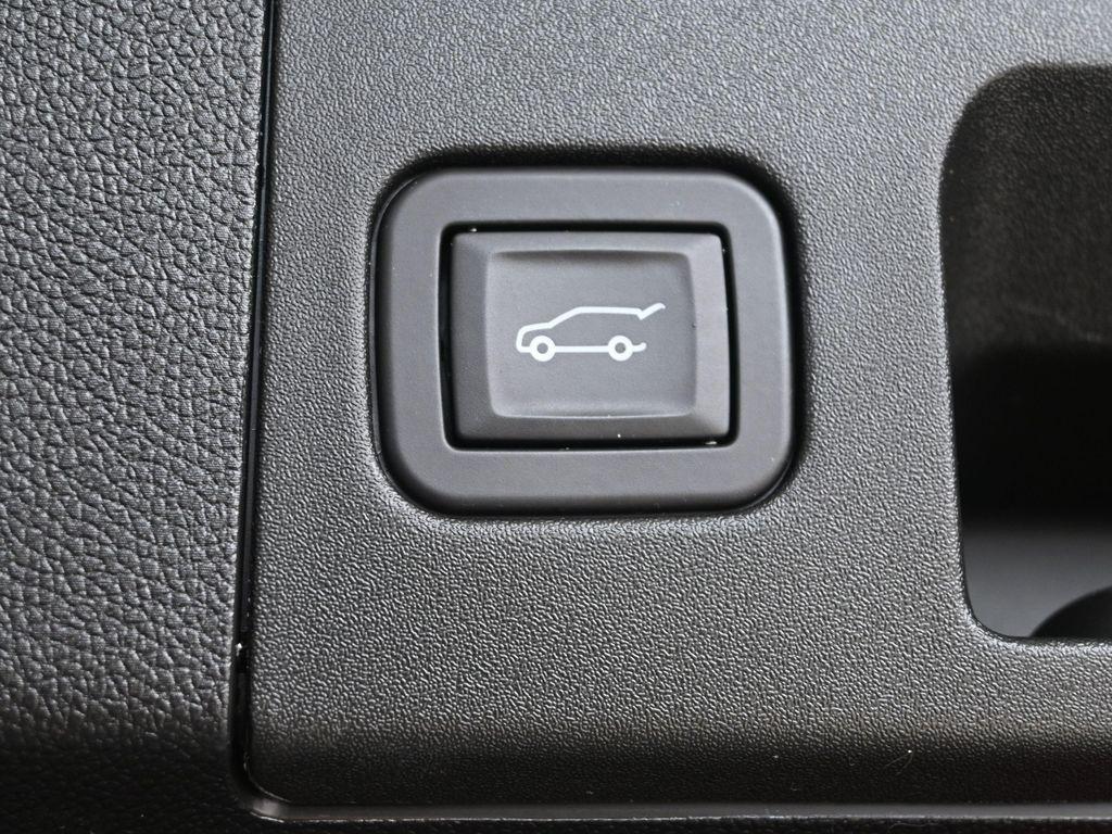 used 2024 Cadillac XT4 car, priced at $33,612