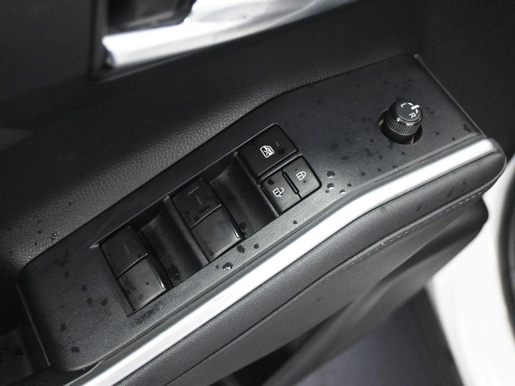 used 2023 Toyota Highlander car, priced at $32,722