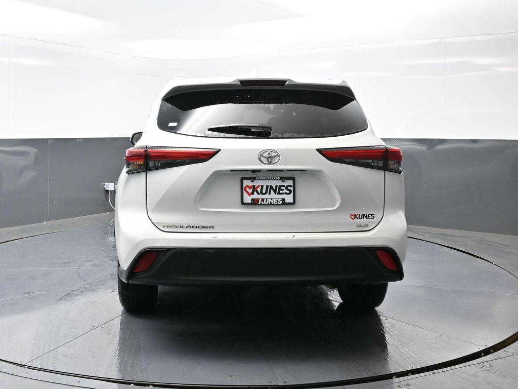 used 2023 Toyota Highlander car, priced at $32,722
