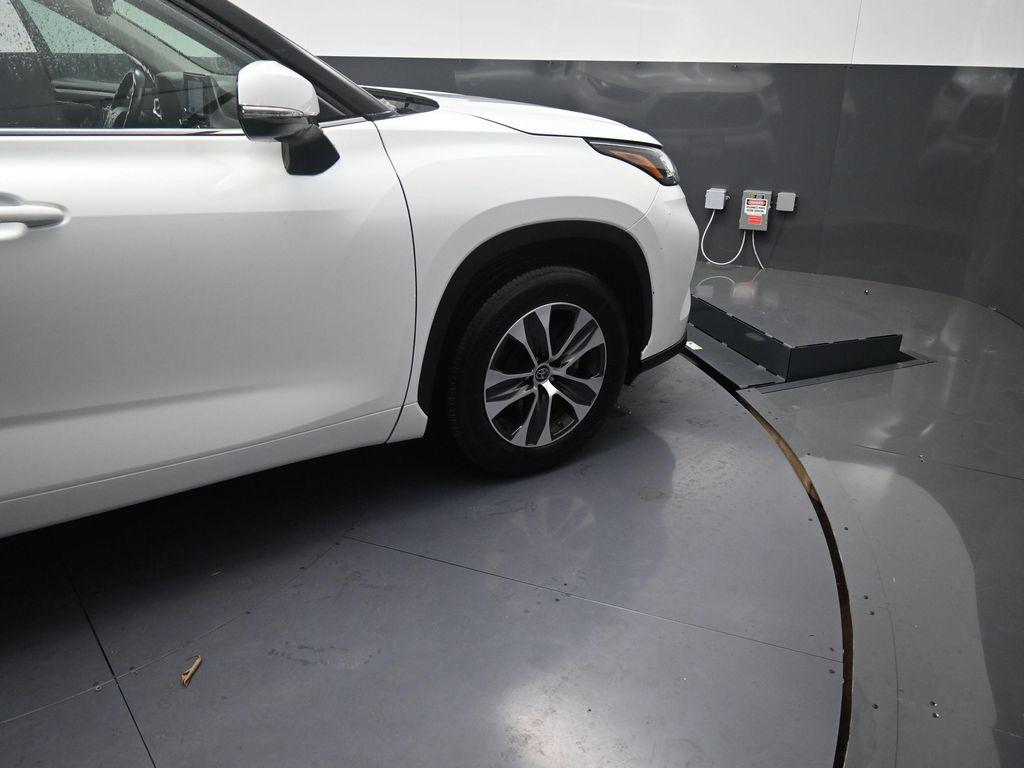 used 2023 Toyota Highlander car, priced at $32,722