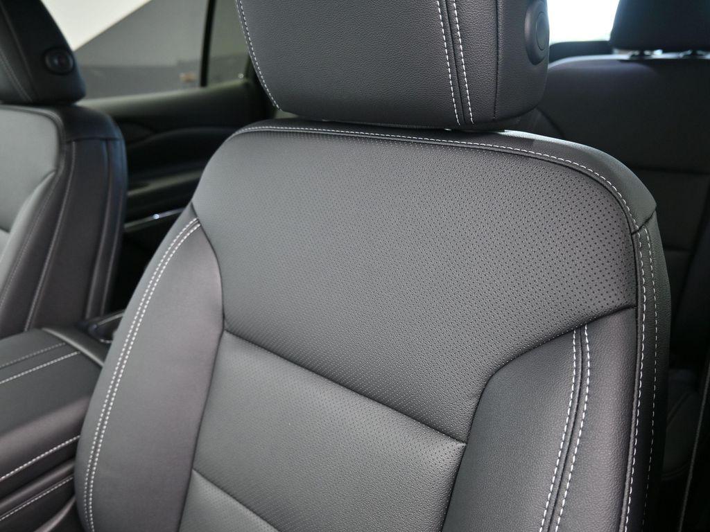 new 2026 Chevrolet Traverse car, priced at $50,775