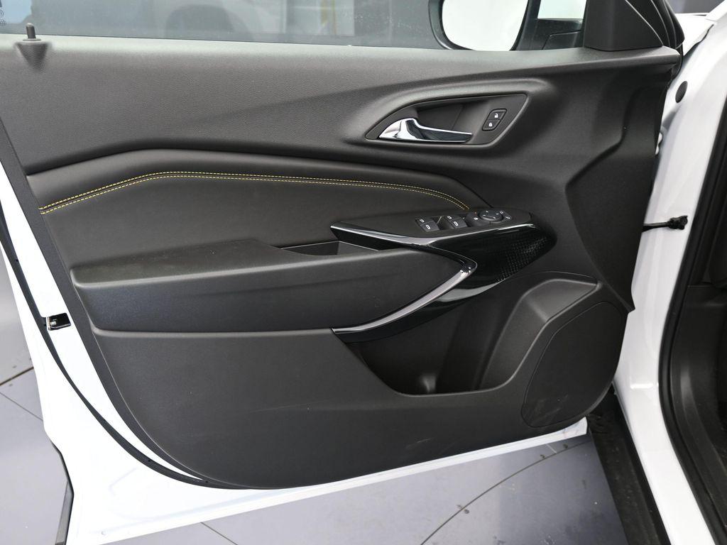 new 2025 Chevrolet Trax car, priced at $24,650
