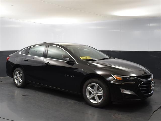 new 2025 Chevrolet Malibu car, priced at $24,934