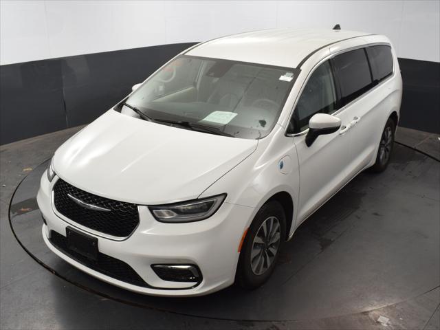 used 2023 Chrysler Pacifica Hybrid car, priced at $24,843