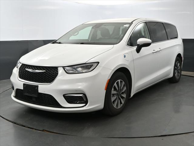 used 2023 Chrysler Pacifica Hybrid car, priced at $24,361