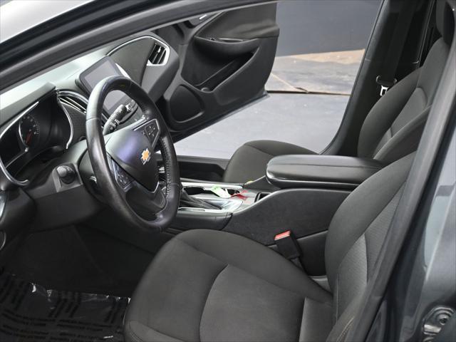 used 2018 Chevrolet Malibu car, priced at $9,401