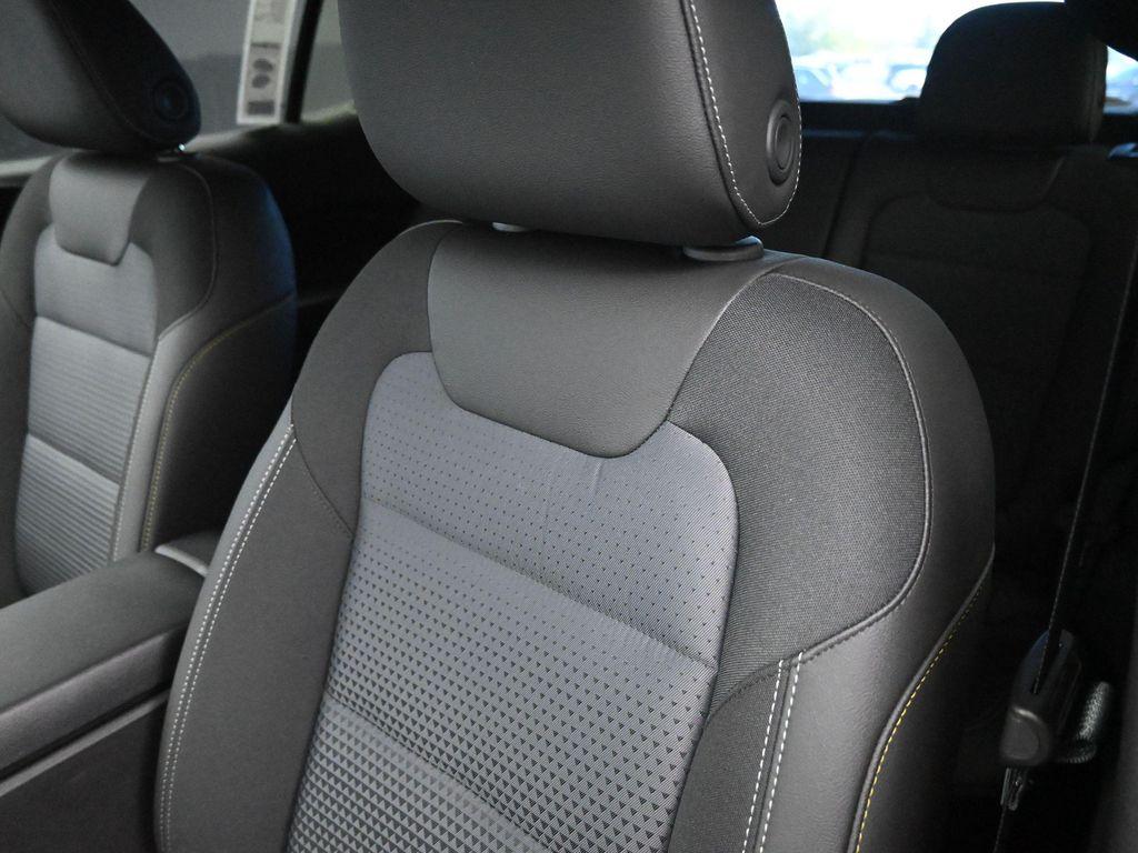 new 2025 Chevrolet Trax car, priced at $23,804