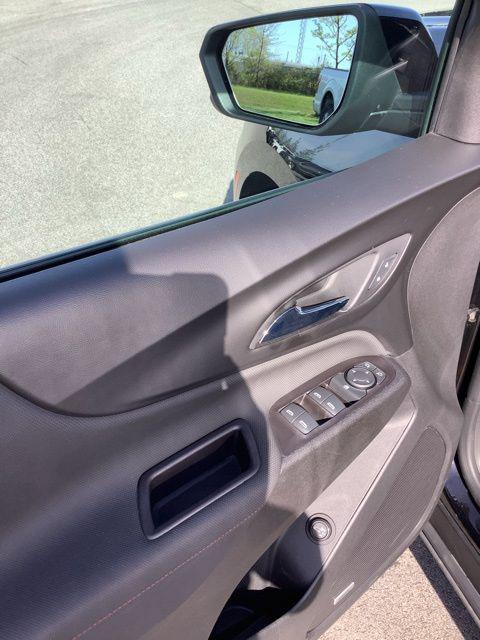 used 2022 Chevrolet Equinox car, priced at $26,988