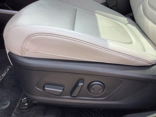 used 2024 Hyundai TUCSON Hybrid car, priced at $37,988