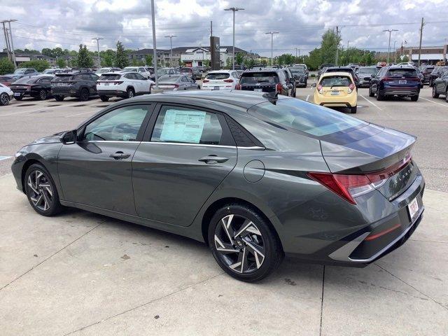 new 2024 Hyundai Elantra car, priced at $27,010