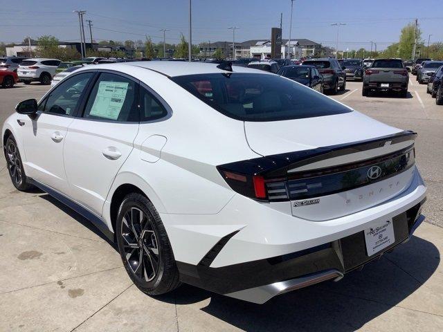 new 2024 Hyundai Sonata car, priced at $31,205