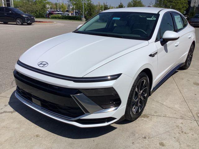 new 2024 Hyundai Sonata car, priced at $31,205