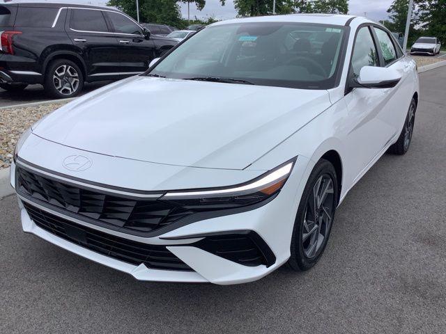 new 2025 Hyundai Elantra car, priced at $28,990
