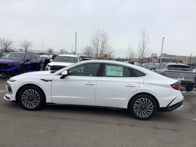 new 2025 Hyundai Sonata Hybrid car, priced at $39,630