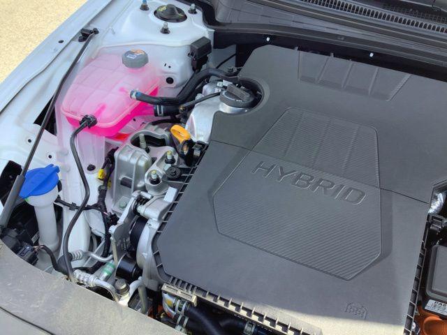 new 2025 Hyundai Elantra car, priced at $32,085