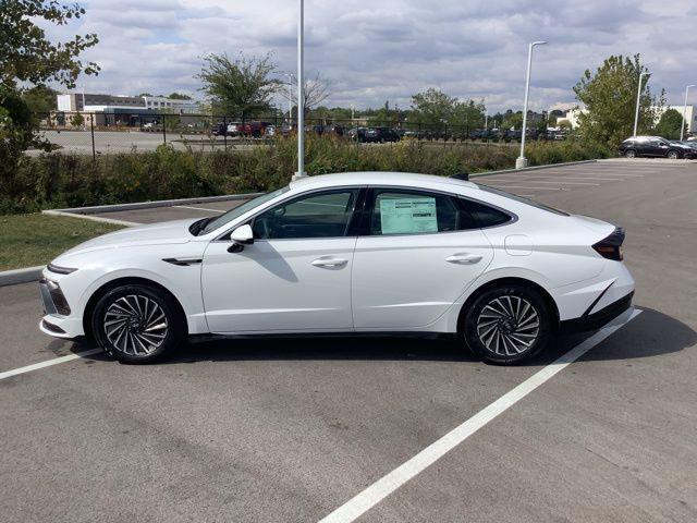 new 2025 Hyundai Sonata Hybrid car, priced at $33,180