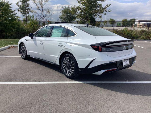 new 2025 Hyundai Sonata Hybrid car, priced at $33,180