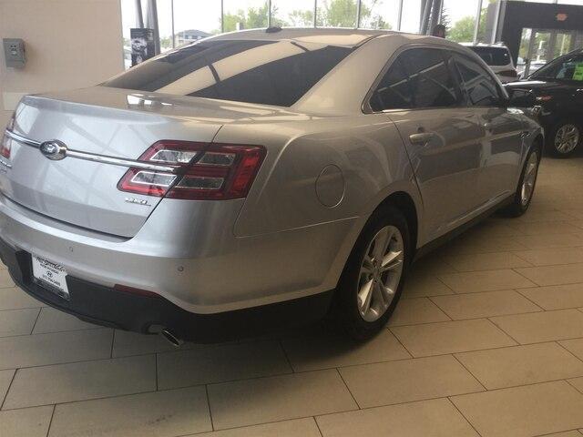 used 2015 Ford Taurus car