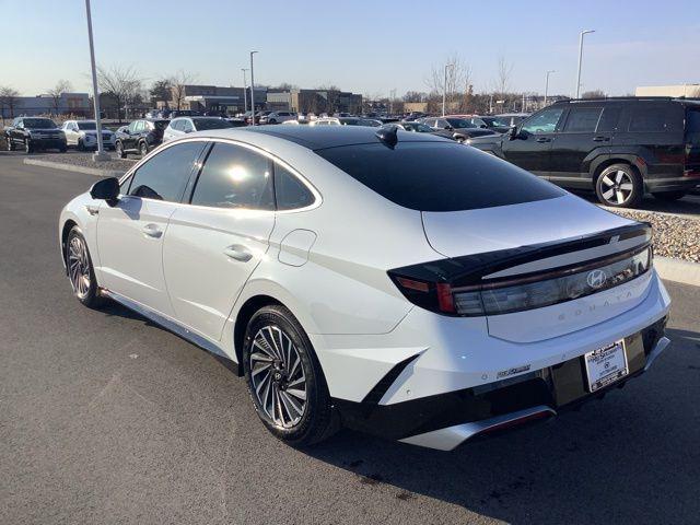 new 2025 Hyundai Sonata Hybrid car, priced at $39,850
