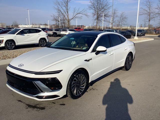 new 2025 Hyundai Sonata Hybrid car, priced at $39,850