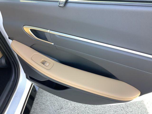 new 2025 Hyundai Sonata Hybrid car, priced at $39,850