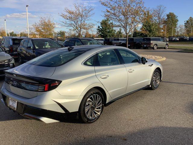 new 2026 Hyundai Sonata Hybrid car, priced at $39,825