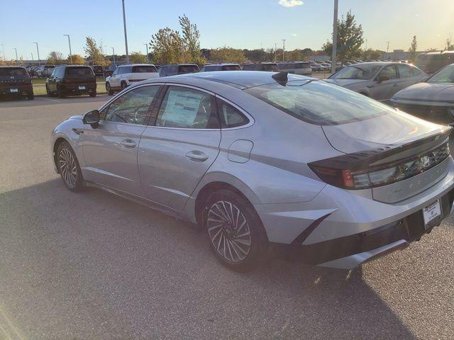 new 2026 Hyundai Sonata Hybrid car, priced at $39,825