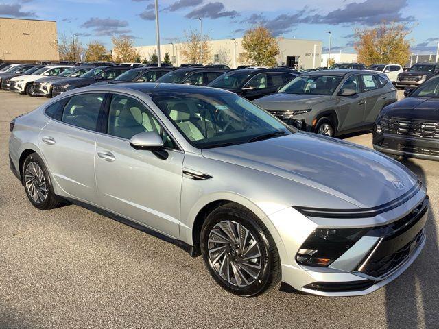 new 2026 Hyundai Sonata Hybrid car, priced at $39,825