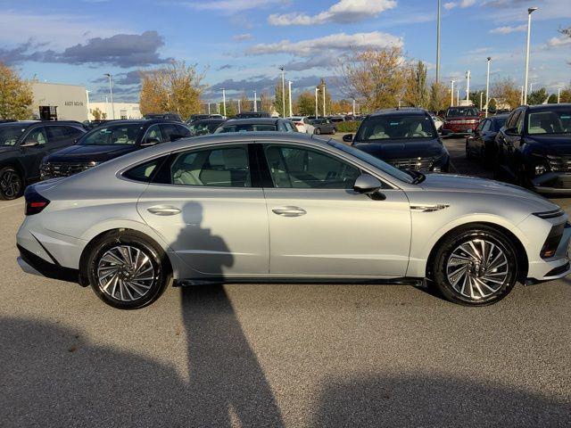 new 2026 Hyundai Sonata Hybrid car, priced at $39,825