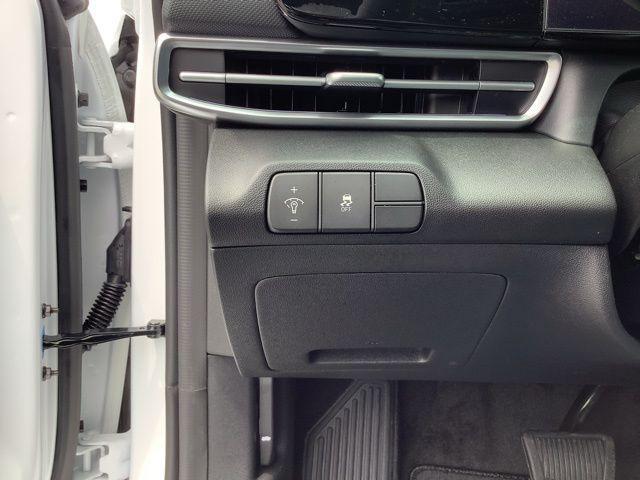 new 2025 Hyundai Elantra car, priced at $29,070