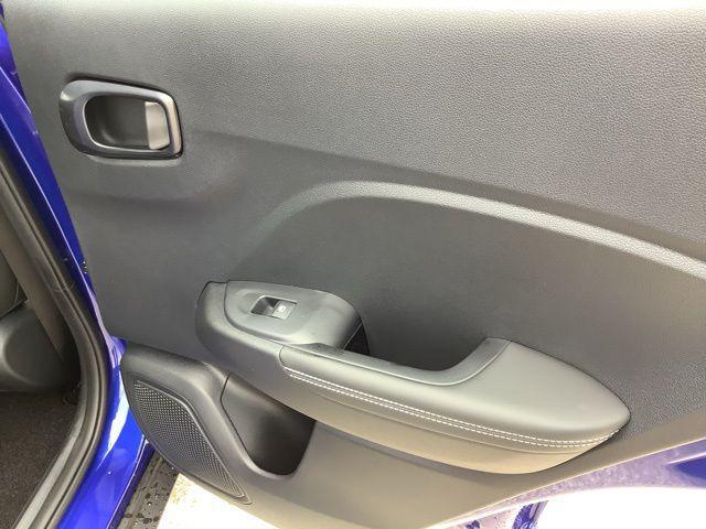 new 2025 Hyundai Venue car, priced at $25,550