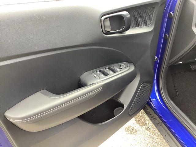 new 2025 Hyundai Venue car, priced at $25,550