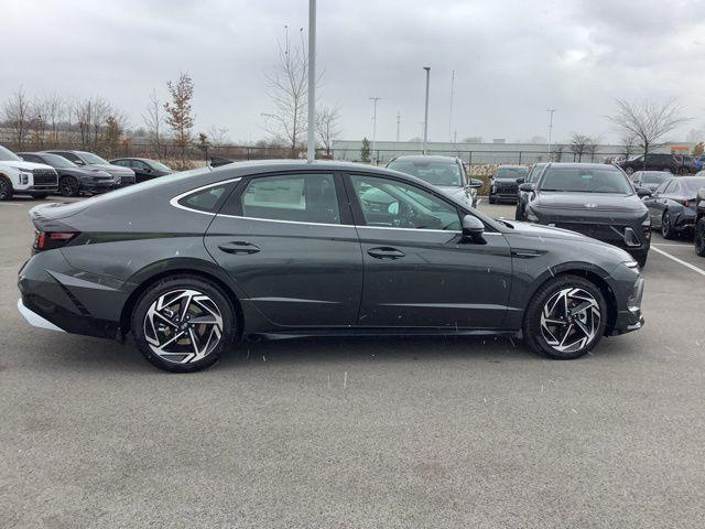 new 2025 Hyundai Sonata car, priced at $32,490