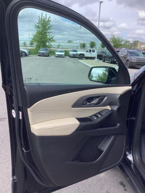 used 2022 Chevrolet Traverse car, priced at $25,988