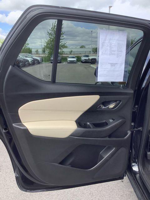 used 2022 Chevrolet Traverse car, priced at $25,988