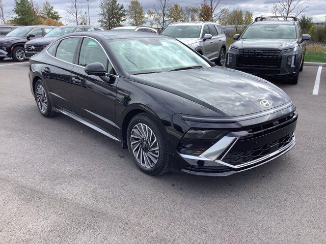 new 2025 Hyundai Sonata Hybrid car, priced at $39,260