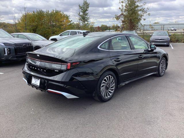 new 2025 Hyundai Sonata Hybrid car, priced at $39,260