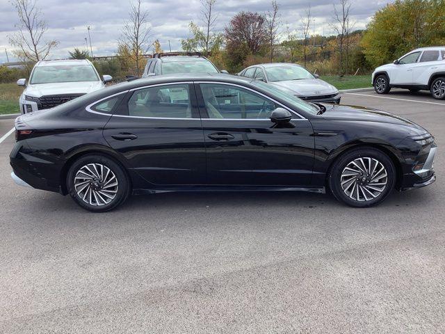 new 2025 Hyundai Sonata Hybrid car, priced at $39,260