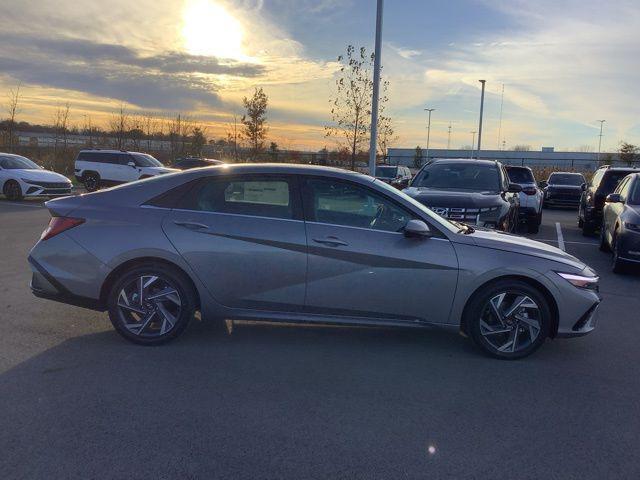 new 2025 Hyundai Elantra car, priced at $28,090