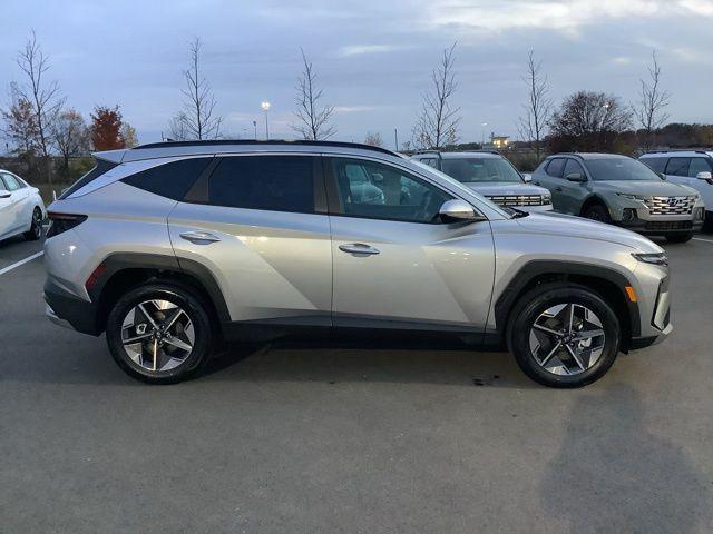 new 2025 Hyundai Tucson Hybrid car, priced at $37,995