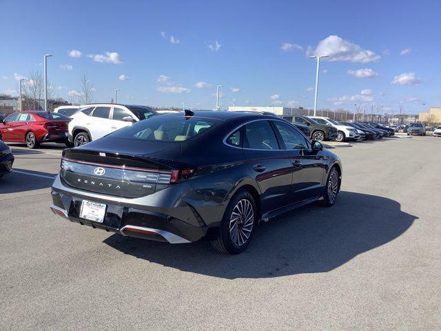 new 2025 Hyundai Sonata Hybrid car, priced at $39,350