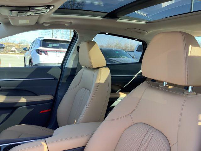 new 2025 Hyundai Sonata Hybrid car, priced at $39,350