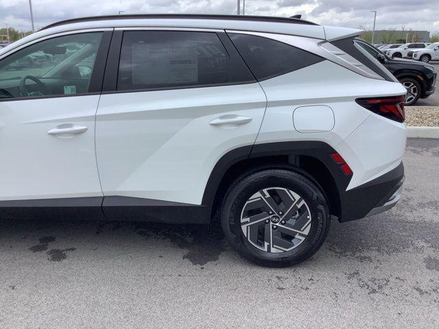 new 2025 Hyundai TUCSON Hybrid car, priced at $35,750