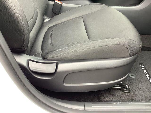 new 2025 Hyundai TUCSON Hybrid car, priced at $35,750