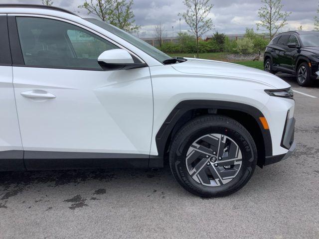 new 2025 Hyundai TUCSON Hybrid car, priced at $35,750