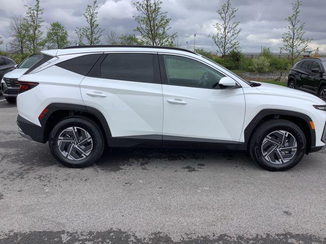 new 2025 Hyundai TUCSON Hybrid car, priced at $35,750
