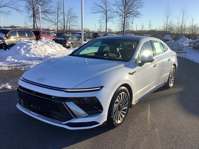 new 2025 Hyundai Sonata Hybrid car, priced at $39,655