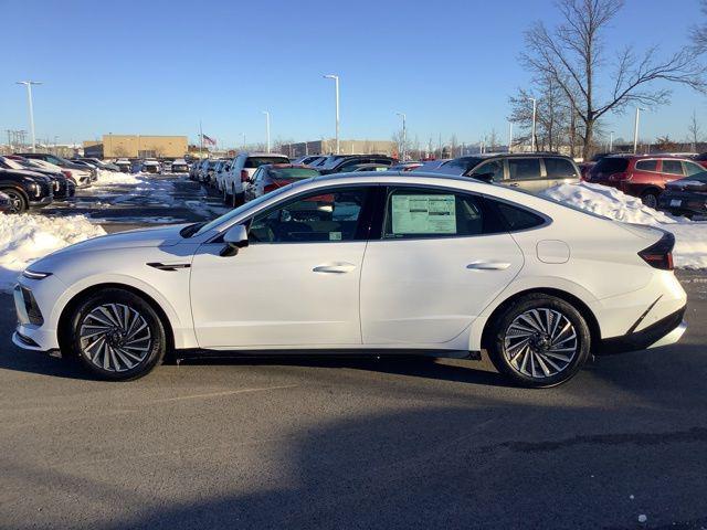 new 2025 Hyundai Sonata Hybrid car, priced at $39,655