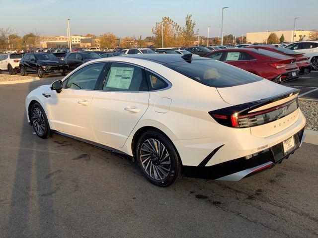 new 2025 Hyundai Sonata Hybrid car, priced at $39,605