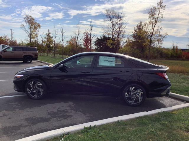 new 2025 Hyundai Elantra HEV car, priced at $28,750